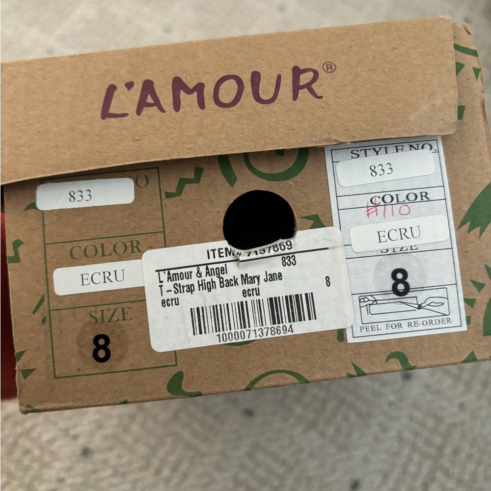 L’amour off white Mary Jane’s worm one time size 8 - Picture 5 of 5